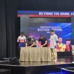 Here are some alternate title suggestions for "FFI dan Games of Society Jalin Kerja Sama Pembinaan Futsal":

1. "Kolaborasi FFI dan Games of Society dalam Meningkatkan Pembinaan Futsal"
2. "Kerja Sama FFI dan Games of Society: Menciptakan Lingkungan Futsal yang Kuat"
3. "FFI Bersama Games of Society: Sinergi untuk Pembinaan Futsal Berkelanjutan"
4. "Membangun Jaringan Futsal: Kerjasama Antara FFI dan Games of Society"
5. "FFI dan Games of Society: Bersinergi untuk Kemajuan Pembinaan Futsal"
6. "Inisiatif Kolaboratif FFI dan Games of Society dalam Dunia Futsal"
7. "FFI dan Games of Society: Mitra Strategis dalam Pembinaan Futsal"
8. "Memperkuat Pembinaan Futsal Melalui Kolaborasi FFI dan Games of Society"

Feel free to mix and match elements from these suggestions to create the perfect title for your needs!