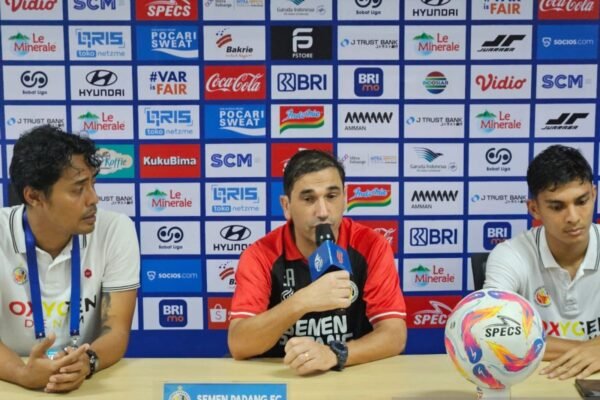 Pelatih Semen Padang Sampaikan Kepuasan Usai Kemenangan di Kandang Persija