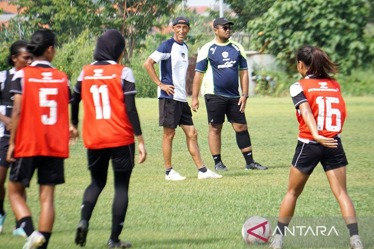 Ketum PSSI Berkomentar Mengenai Pembatalan Naturalisasi Djenna de Jong