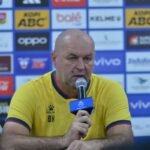 Berikut adalah beberapa alternatif judul yang dapat digunakan:

1. "Bojan Tanggapi Respon Saddil Ramdani Saat Diganti"
2. "Reaksi Saddil Ramdani Saat Diganti: Kata Bojan"
3. "Bojan Bicara tentang Respons Saddil Ramdani Saat Pergantian"
4. "Saddil Ramdani Diganti, Bojan Berikan Penjelasan"
5. "Menanggapi Reaksi Saddil Ramdani, Bojan Berkomentar"
6. "Bojan: Tidak Masalah dengan Reaksi Saddil saat Pergantian"
7. "Saddil Ramdani dan Responnya Saat Diganti: Pendapat Bojan"

Silakan pilih atau sesuaikan yang menurut Anda paling sesuai!